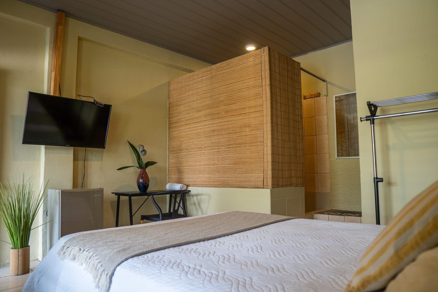 Hotel Y Cabinas Del Tropico Guápiles Esterno foto